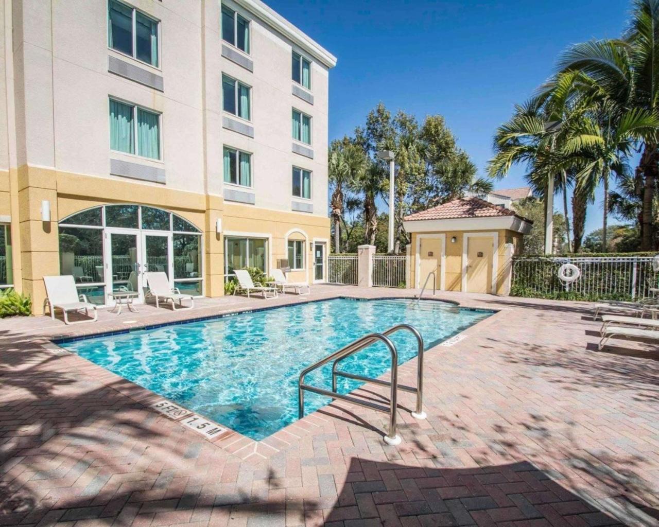 Comfort Inn & Suites Jupiter I-95 Exteriör bild