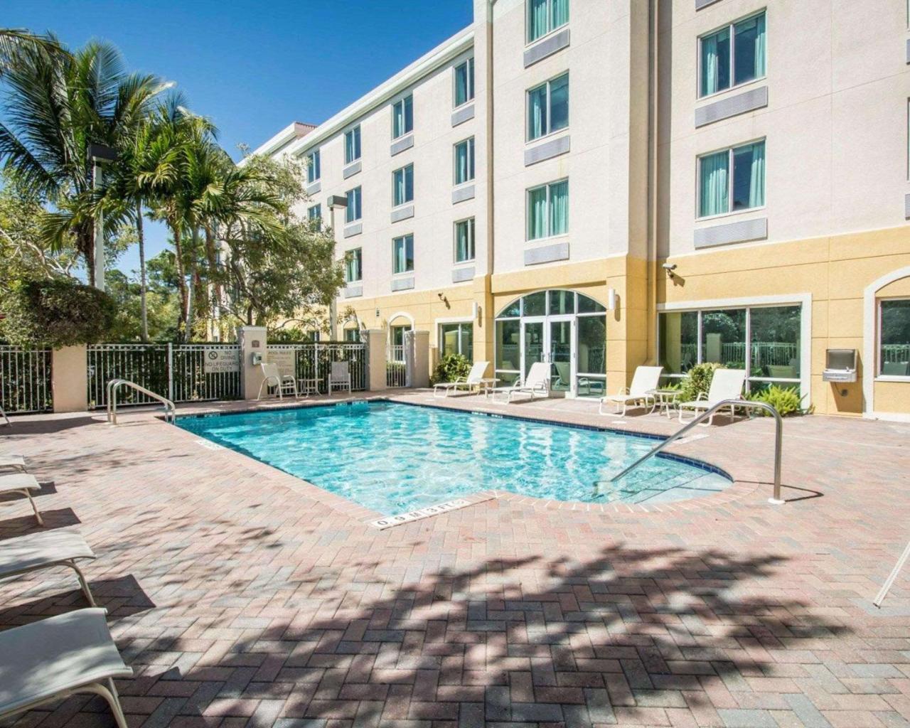 Comfort Inn & Suites Jupiter I-95 Exteriör bild